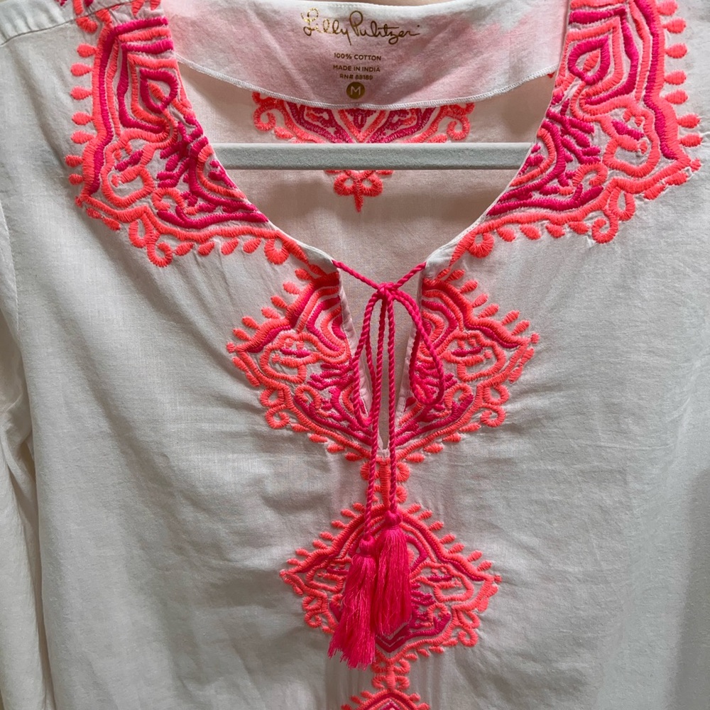 Size Medium Lilly Pulitzer top, %100 cotton